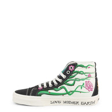 Load image into Gallery viewer, Vans - Two different shoe designs in 1 pair!!