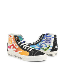 Load image into Gallery viewer, Vans - Two different shoe designs in 1 pair!!